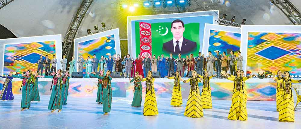 Праздничный концерт по случаю дня вступления в должность Президента Туркменистана Сердара Бердымухамедова
