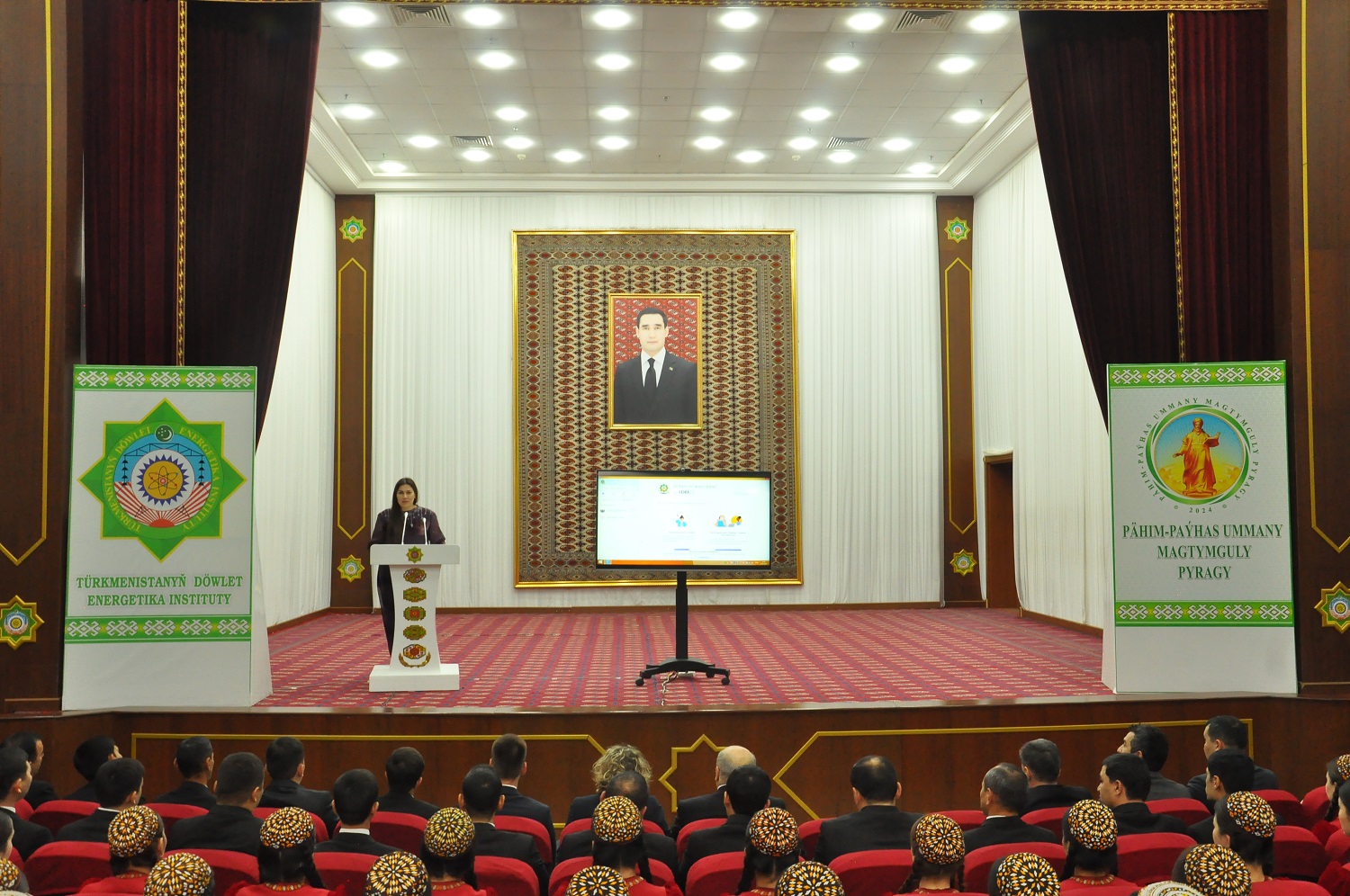 Türkmenistanda energiýa netijeliligini üpjün etmek boýunça öňdebaryjy tejribe öwrenilýär