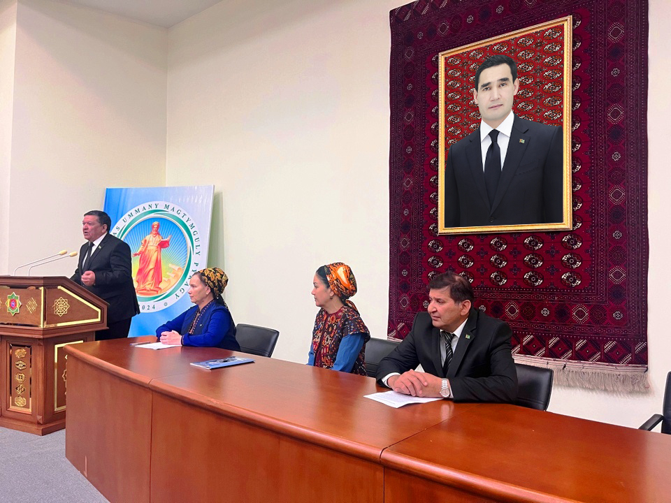 100-летие Сейитнияза Атаева отметили в Государственной библиотеке Туркменистана