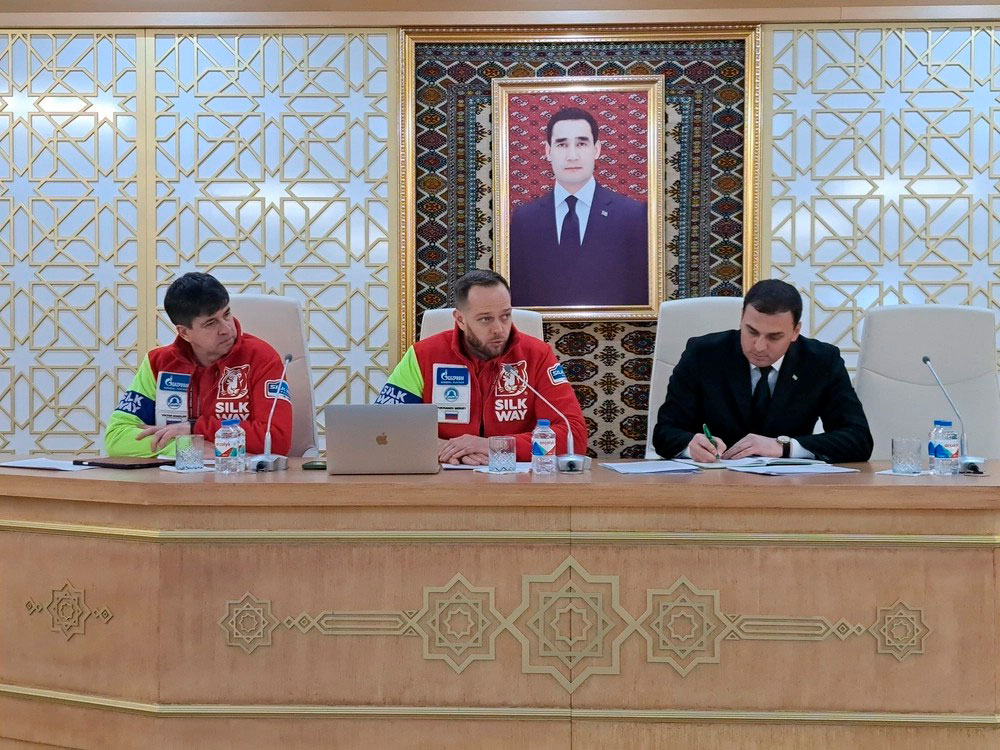 В Ашхабаде обсудили организацию в Туркменистане международного ралли-рейда «Шелковый путь»