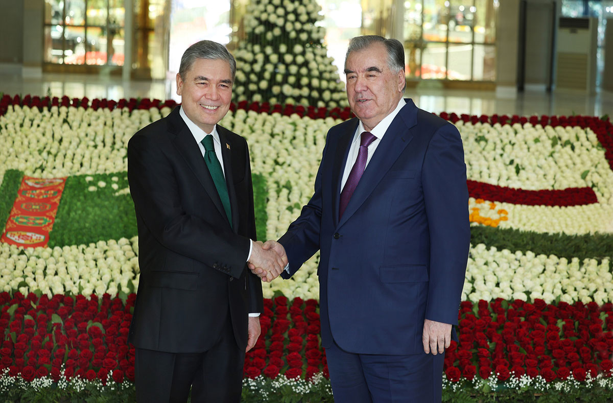 В историю традиционно дружественных туркмено-таджикских отношений вписана новая глава