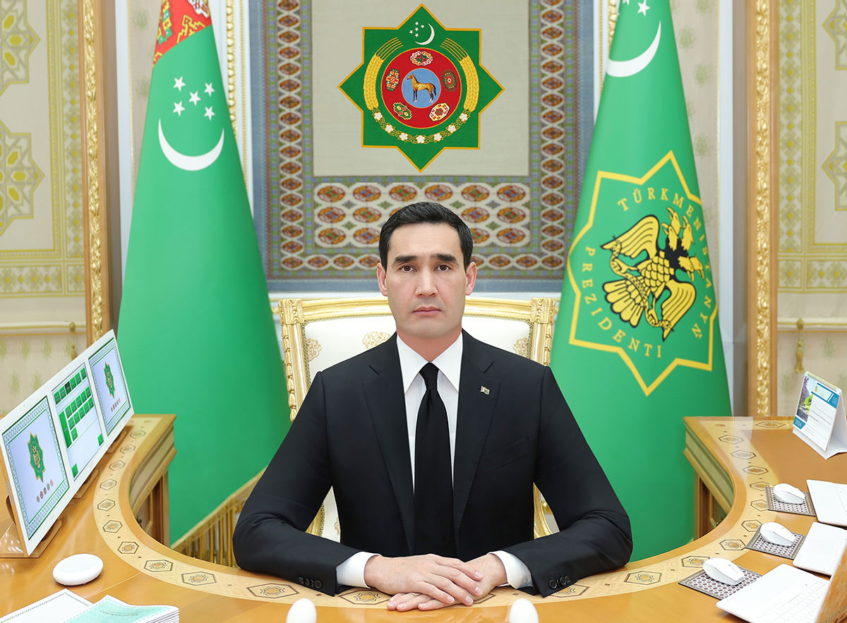 Türkmenistanyň Prezidenti O.Kononenkony Kosmonawtika güni bilen gutlady