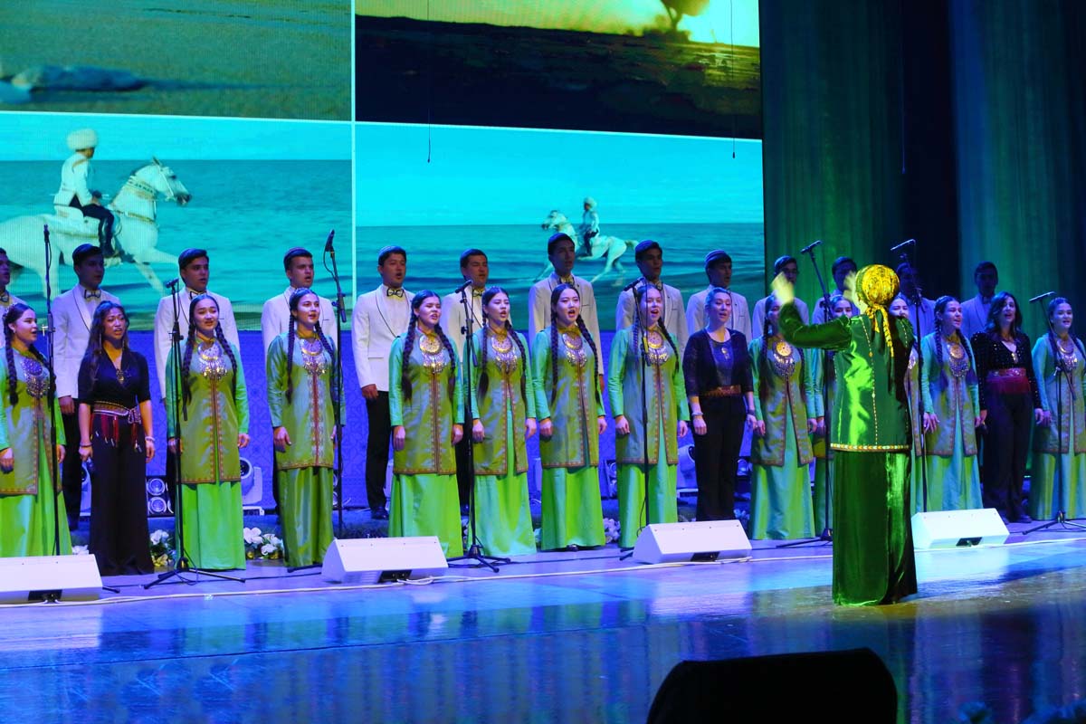 The band from America gave a concert in Ashgabat