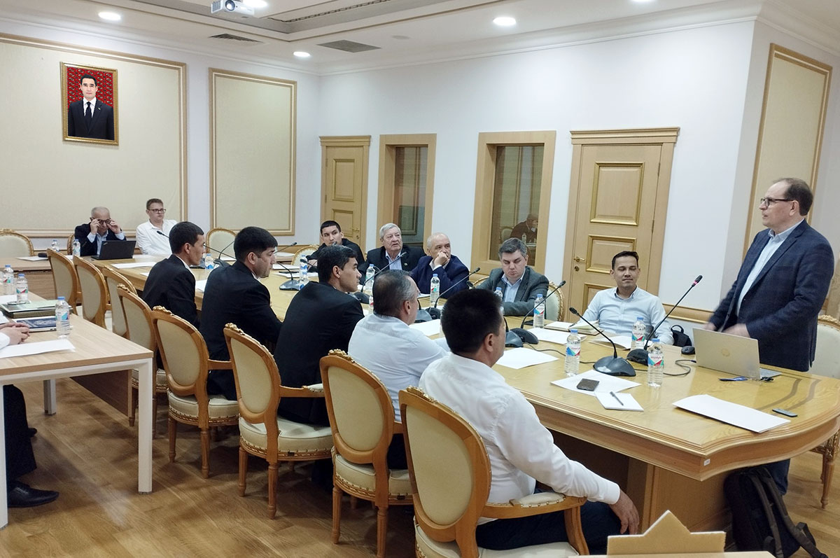 Эксперты обсуждают реализацию проекта ФАО в Туркменистане