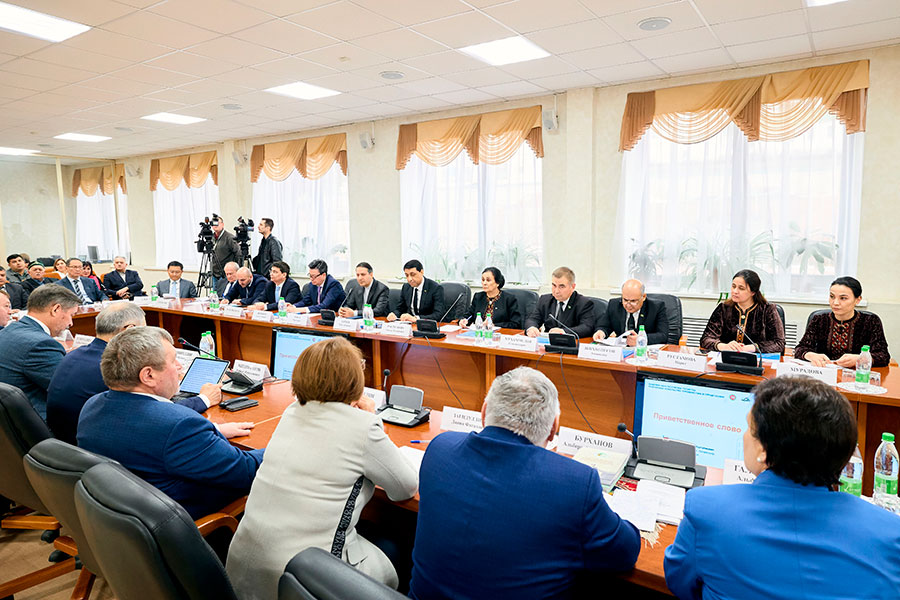 В Татарстане состоялся Международный круглый стол, посвященный Махтумкули Фраги