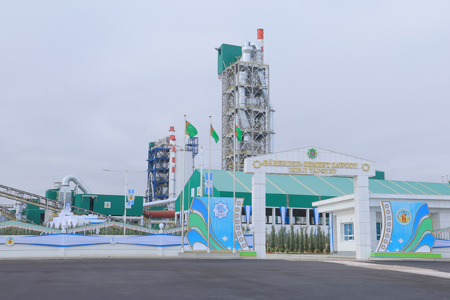President Serdar Berdimuhamedov took part in the opening of the second stage of the Baherden cement plant