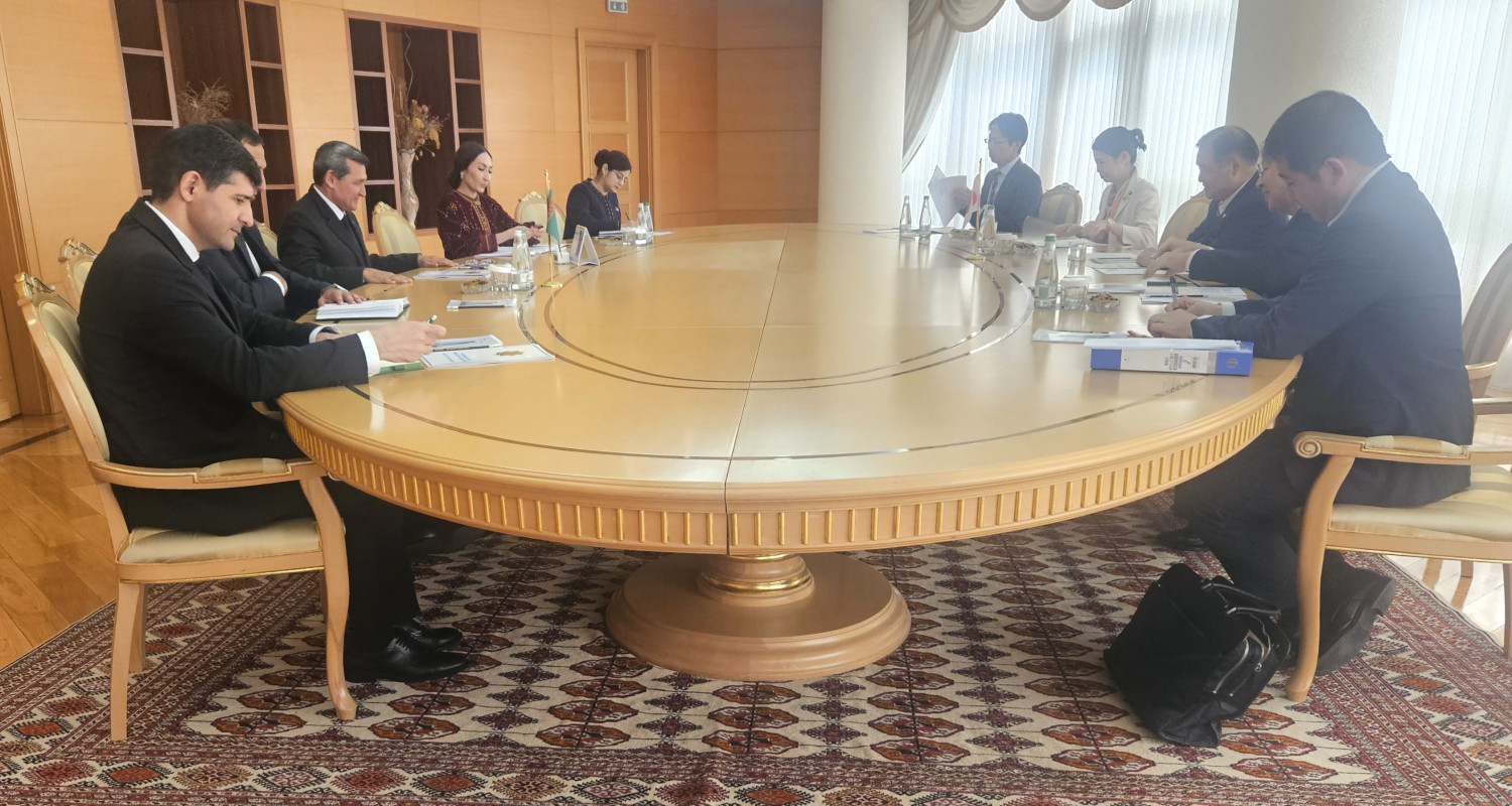 Встреча с председателем японо-туркменской межпарламентской группы дружбы Тошиаки Эндо