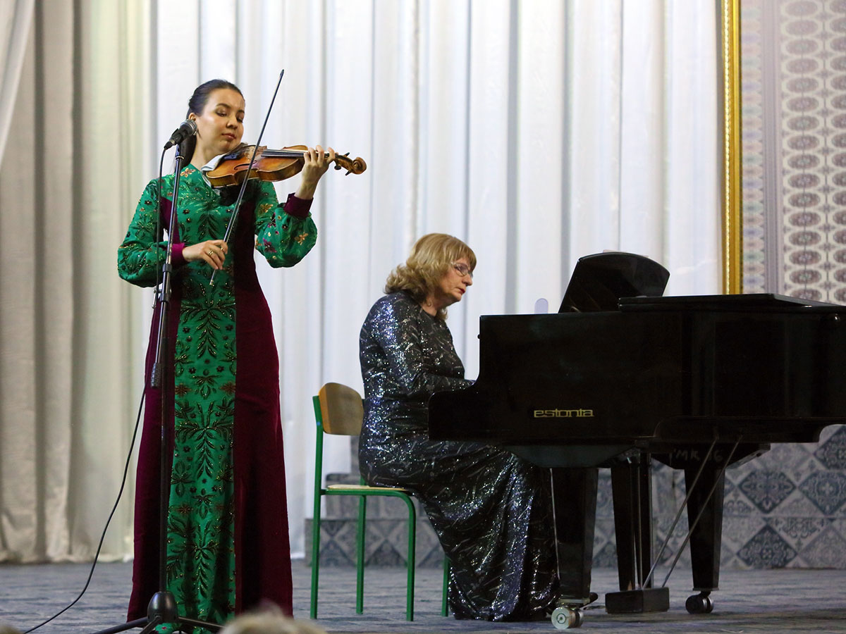 Aibolek Mukhieva's first solo concert was held