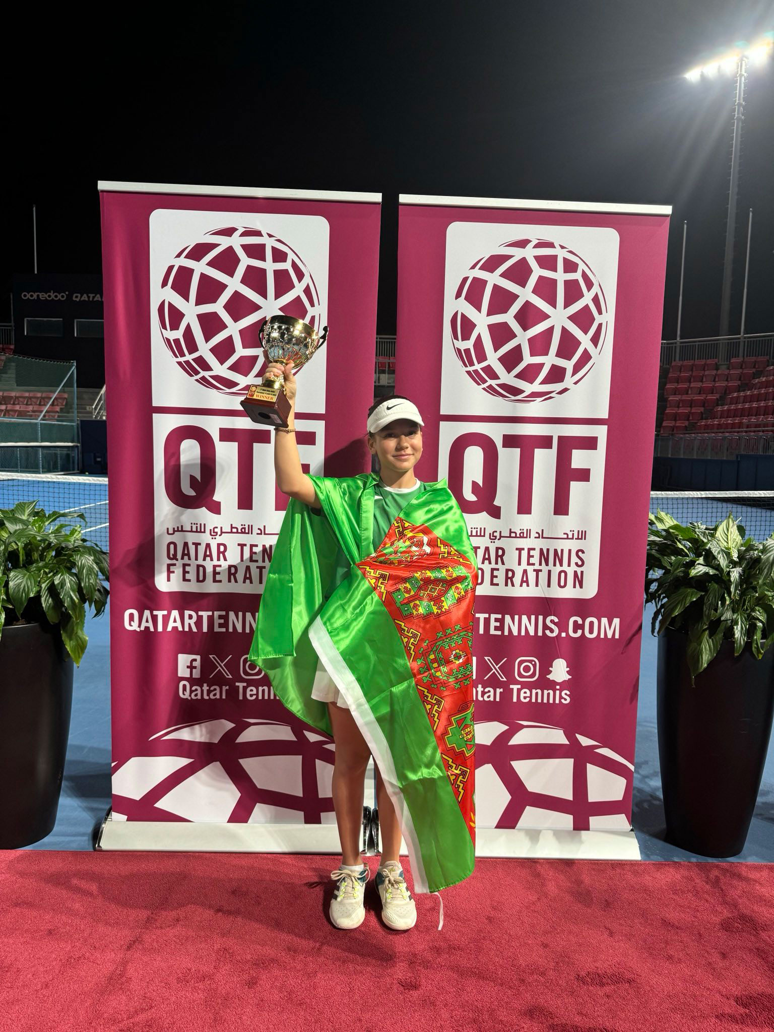Теннисистка из Туркменистана выиграла Кубок в парном разряде на турнире в Катаре среди юниоров до 14 лет