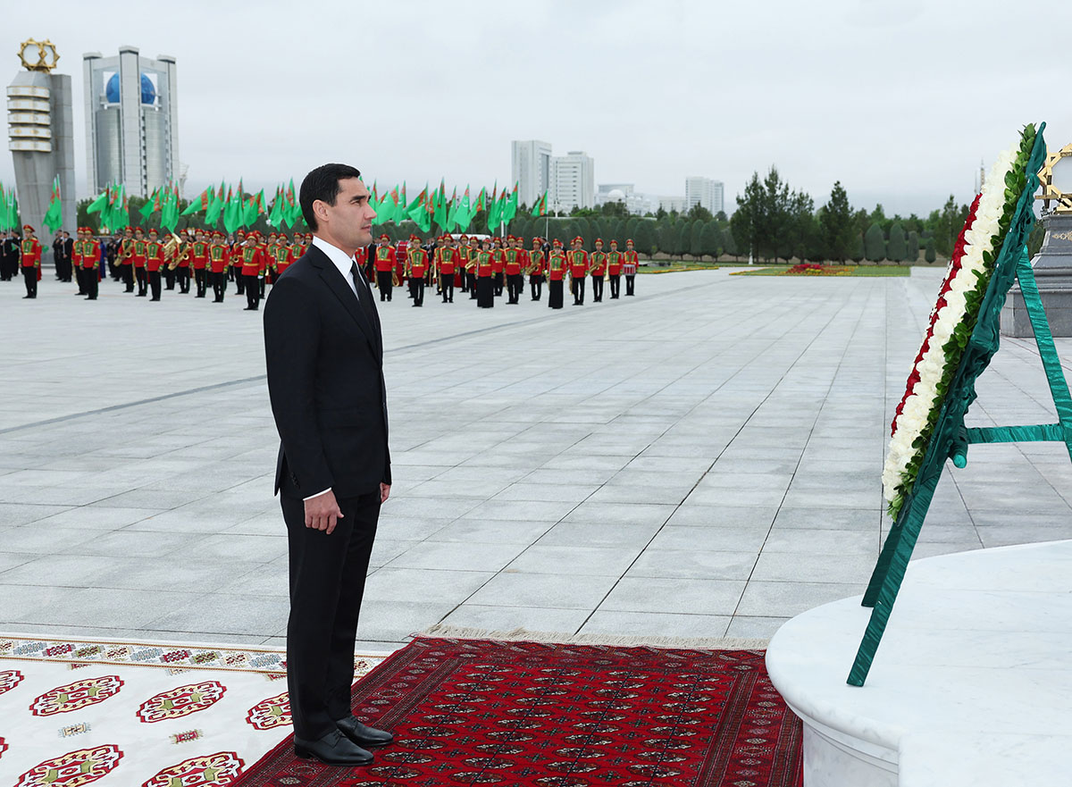 Президент Туркменистана принял участие в торжественных церемониях