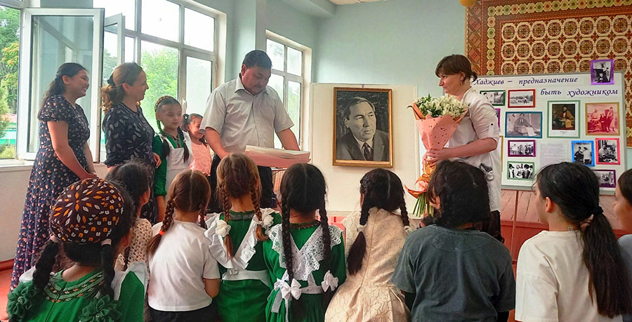 Учащиеся младших классов познакомились с творчеством Айхана Хаджиева