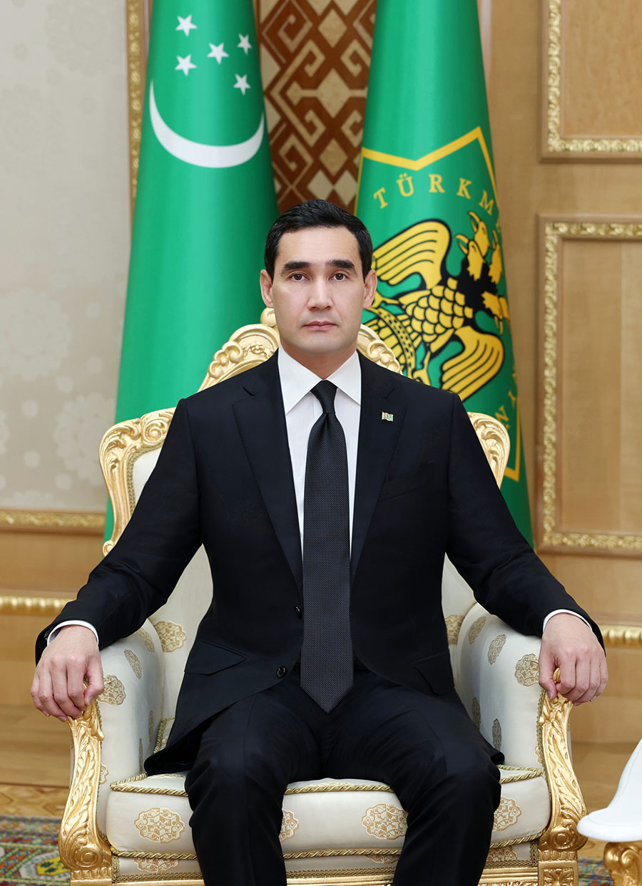 Выпускникам, учителям средних школ и работникам сферы образования Туркменистана