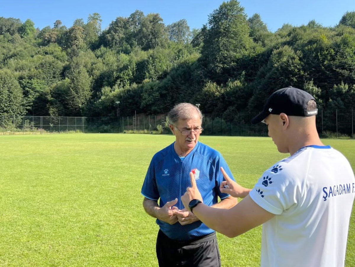 «Şagadam» futbol topary täze baş tälimçiniň ýolbaşçylygynda ilkinji ýeňşini gazandy