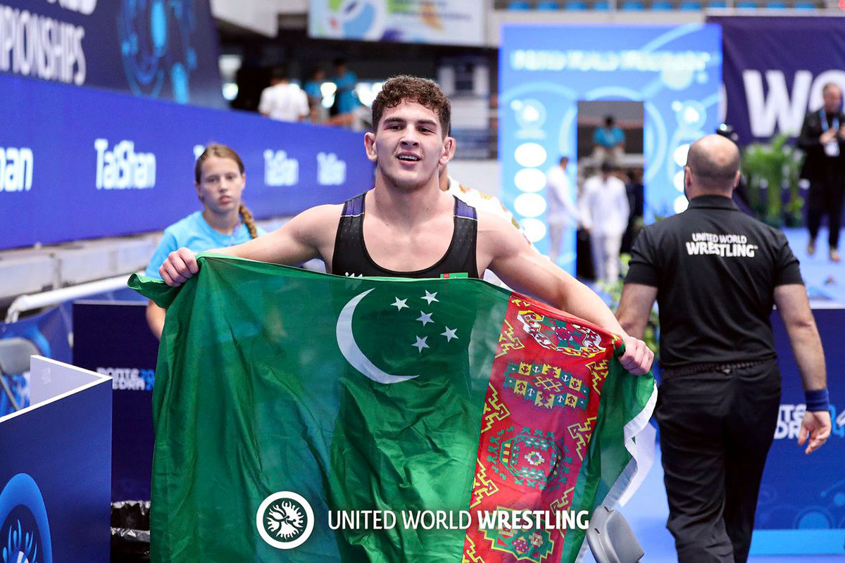 Turkmen athlete becomes world champion in freestyle wrestling for the first time