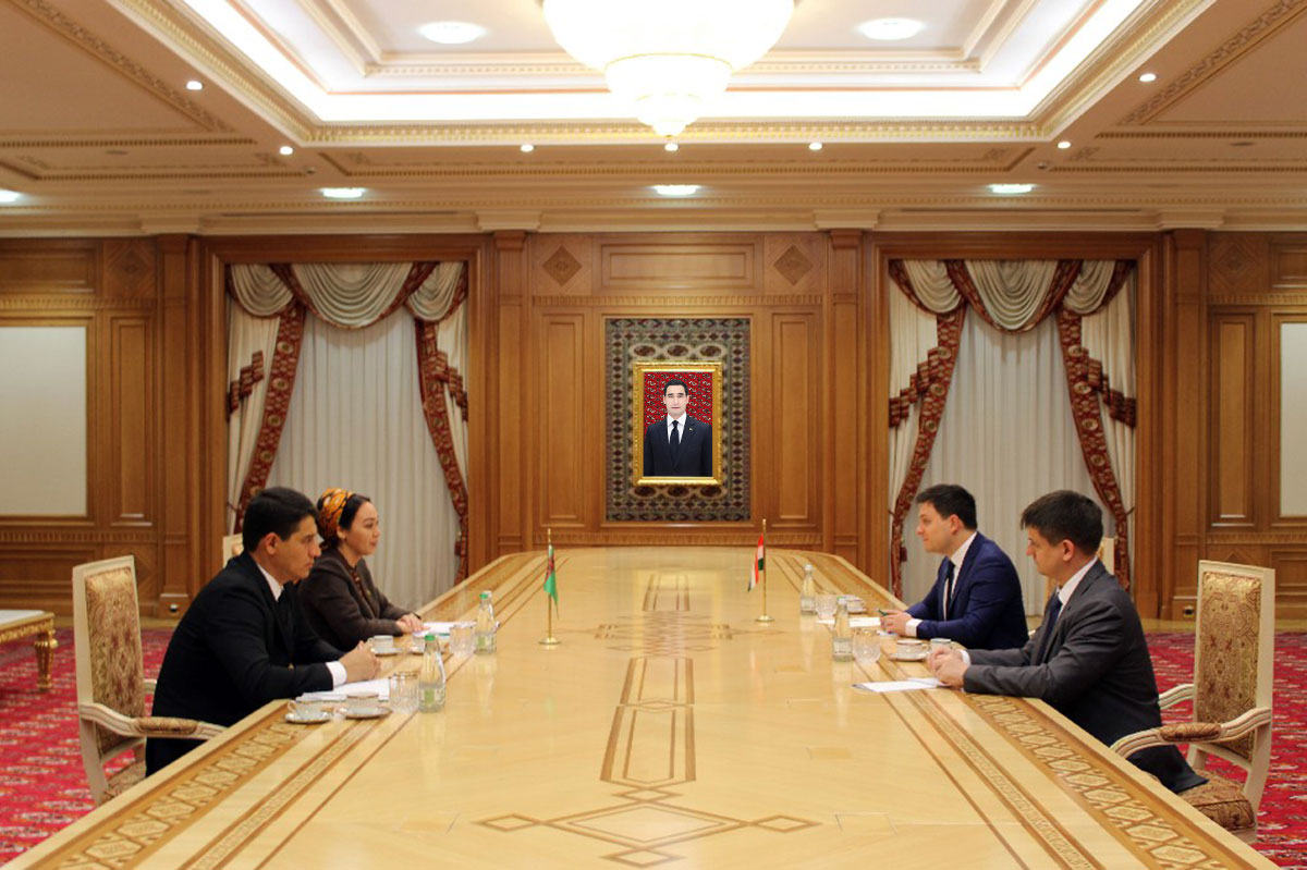 Ambassador of Hungary to Turkmenistan presented copies of his credentials