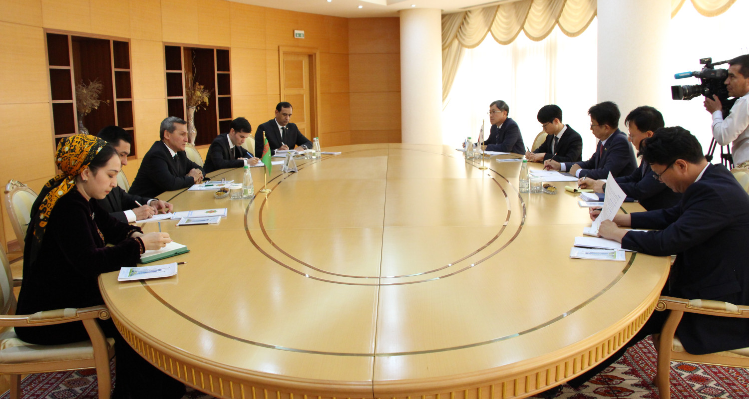 Meeting with the Minister of Land, Infrastructure and Transport of the Republic of Korea held in the MFA of Turkmenistan