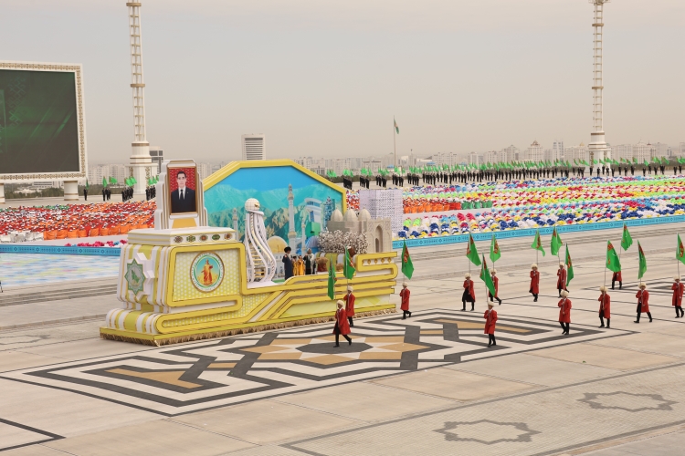 A festive parade dedicated to the Independence Day of Turkmenistan began in Ashgabat