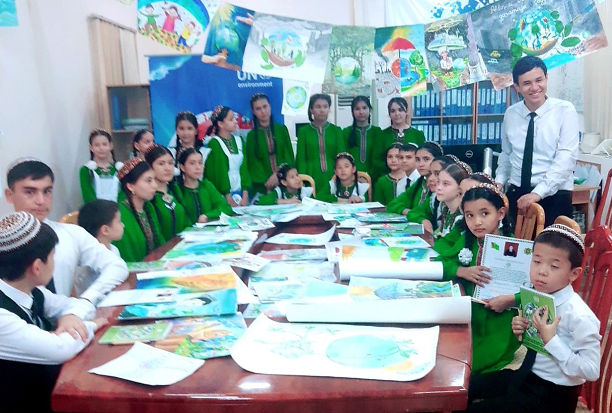 «Ýaş tebigatçy» summed up the results of the drawing competition on environmental topics