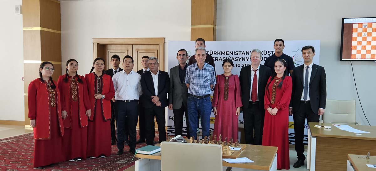 Legendary grandmaster Nigel Short visited Turkmenistan