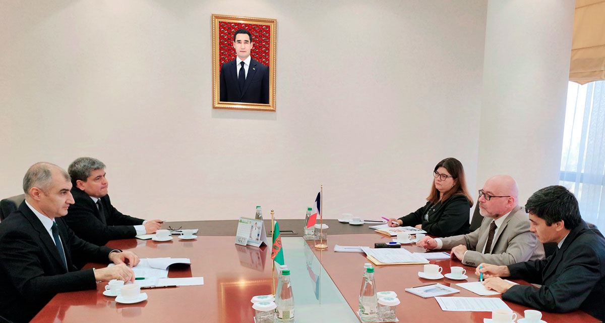 A meeting with the Ambassador of France was held at the MFA of Turkmenistan