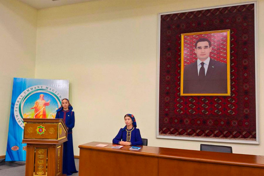 A bibliographic guide dedicated to the 95th anniversary of People's Artist of Turkmenistan Oguljahan Mamikova was prepared