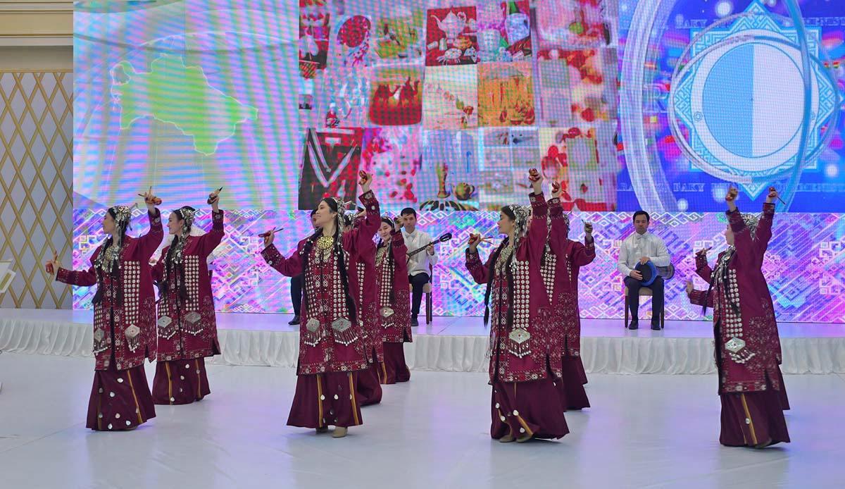 В Ашхабаде прошла конференция в честь мирового успеха туркменских наездников