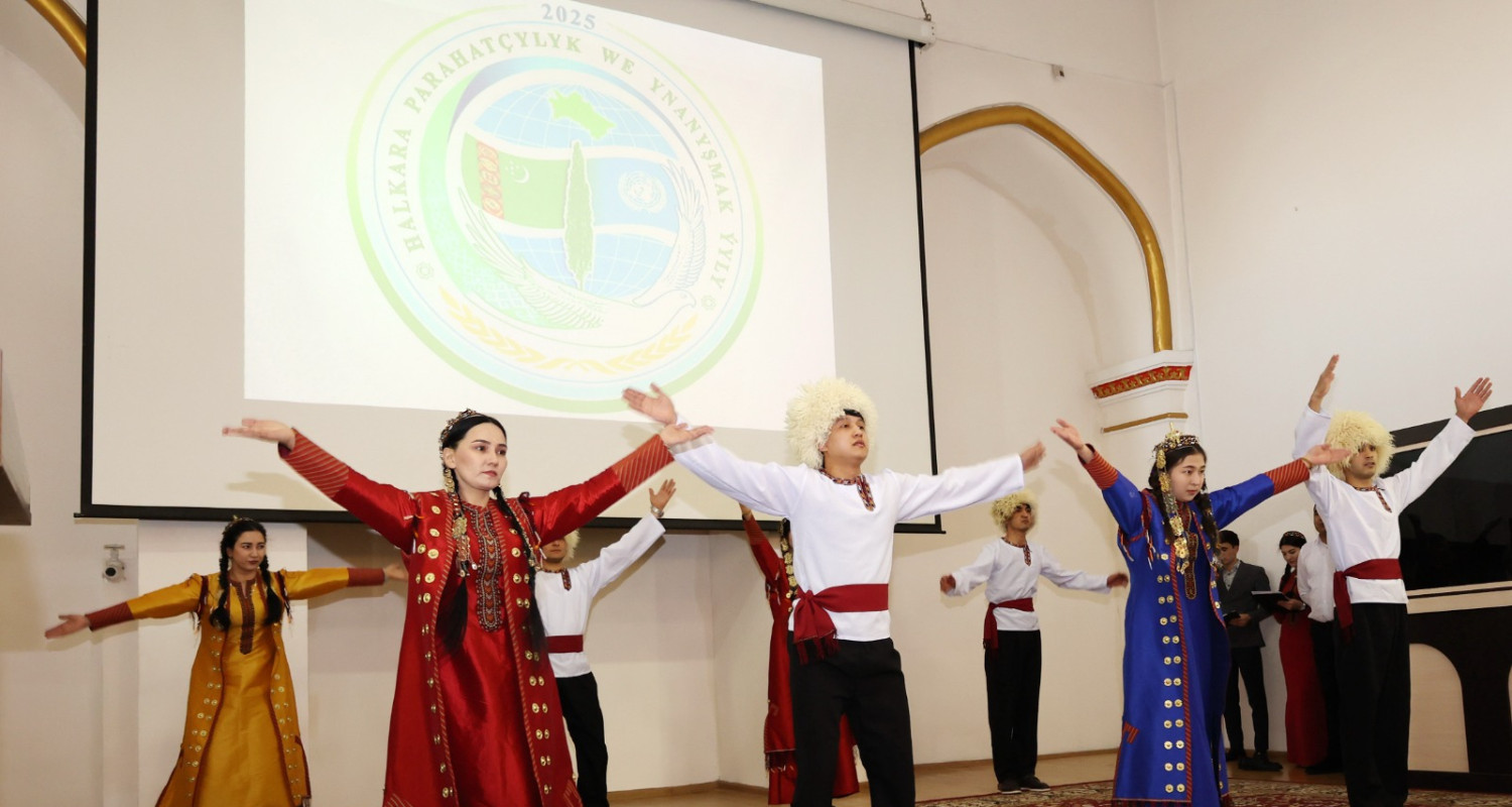 Türkmenistanyň Bitaraplygynyň 30 ýyllygy Gazak milli oba hojalyk gözlegleri uniwersitetinde bellendi