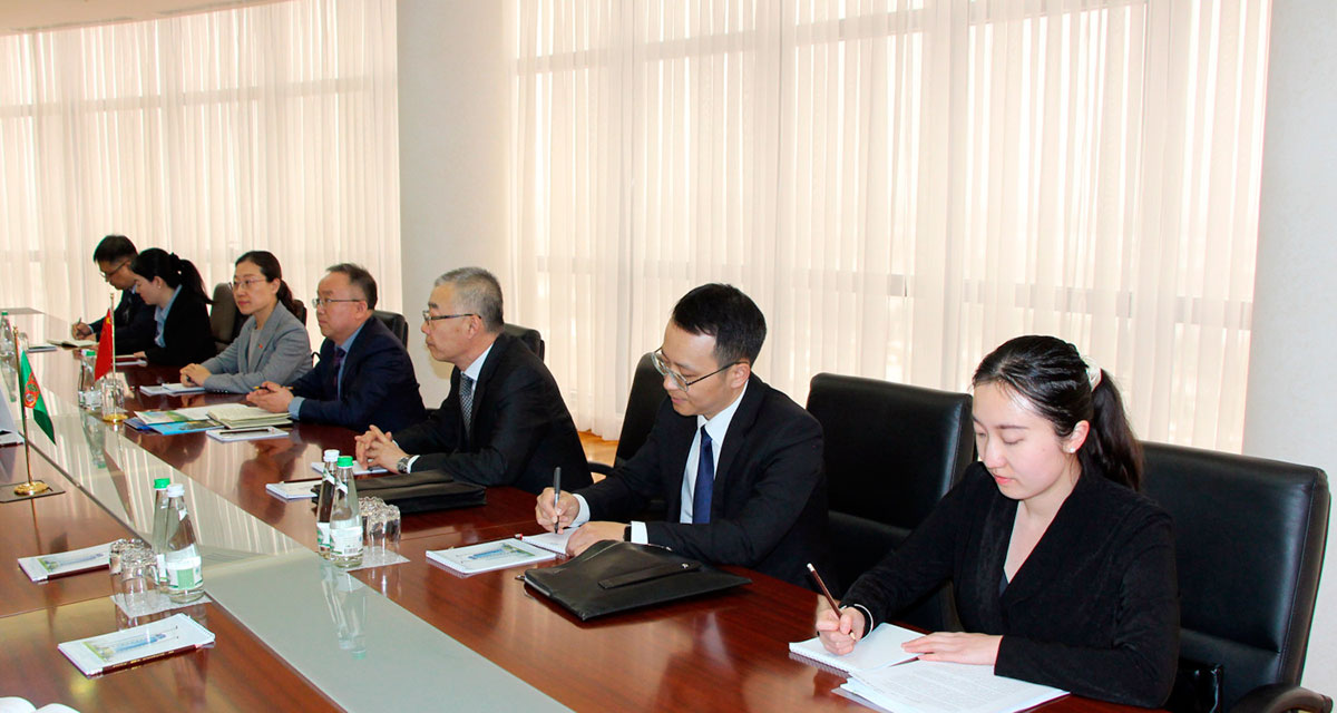 HHR-yň Gansu welaýatynyň Halk hökümetiniň Daşary işler boýunça edarasynyň direktorynyň orunbasary bilen duşuşyk geçirildi