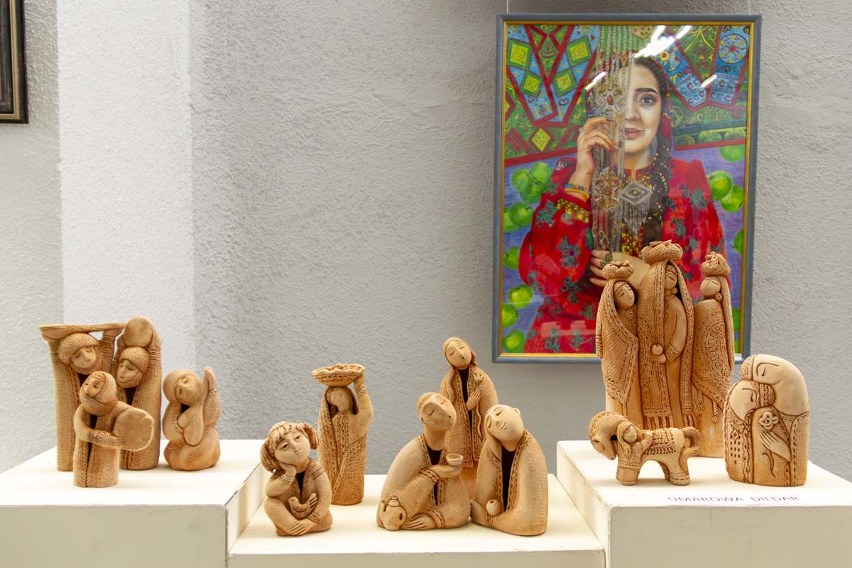 Zenan suratkeşleriň işleriniň sergisi açyldy