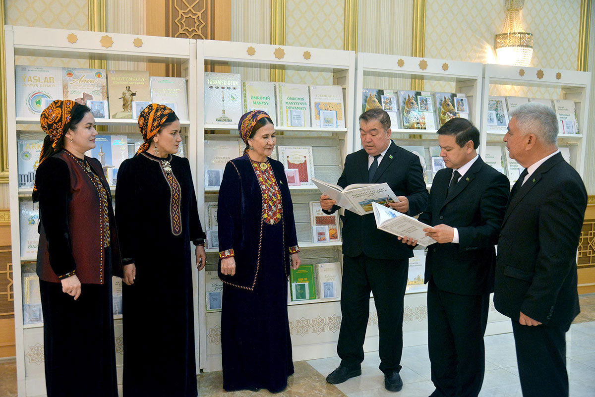 Ýylyň şygaryna bagyşlanan döredijilik duşuşyklary