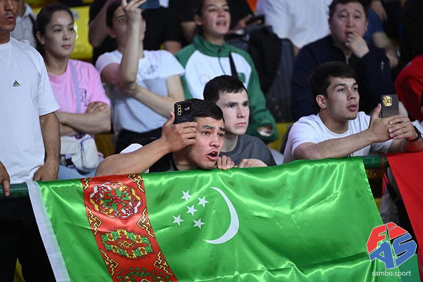 Туркменские самбисты завоевали 18 медалей на чемпионате Азии и Океании в Ташкенте