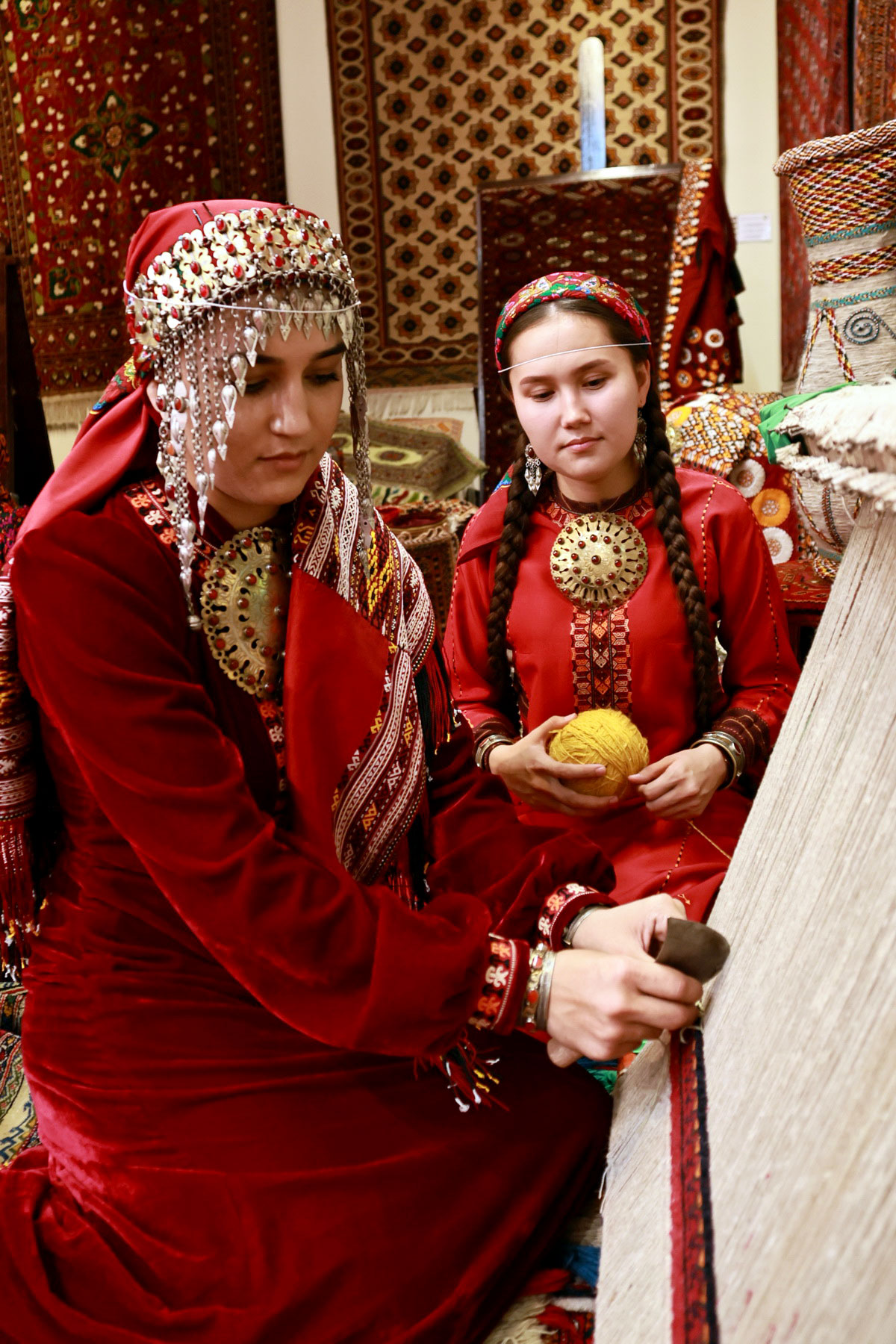 Çeper elli halyçylar “Syrlar siňen nepislik” bäsleşiginde baýrak aldylar