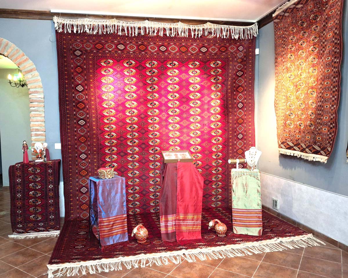 Tbiliside türkmen halysynyň baýramy bellenildi