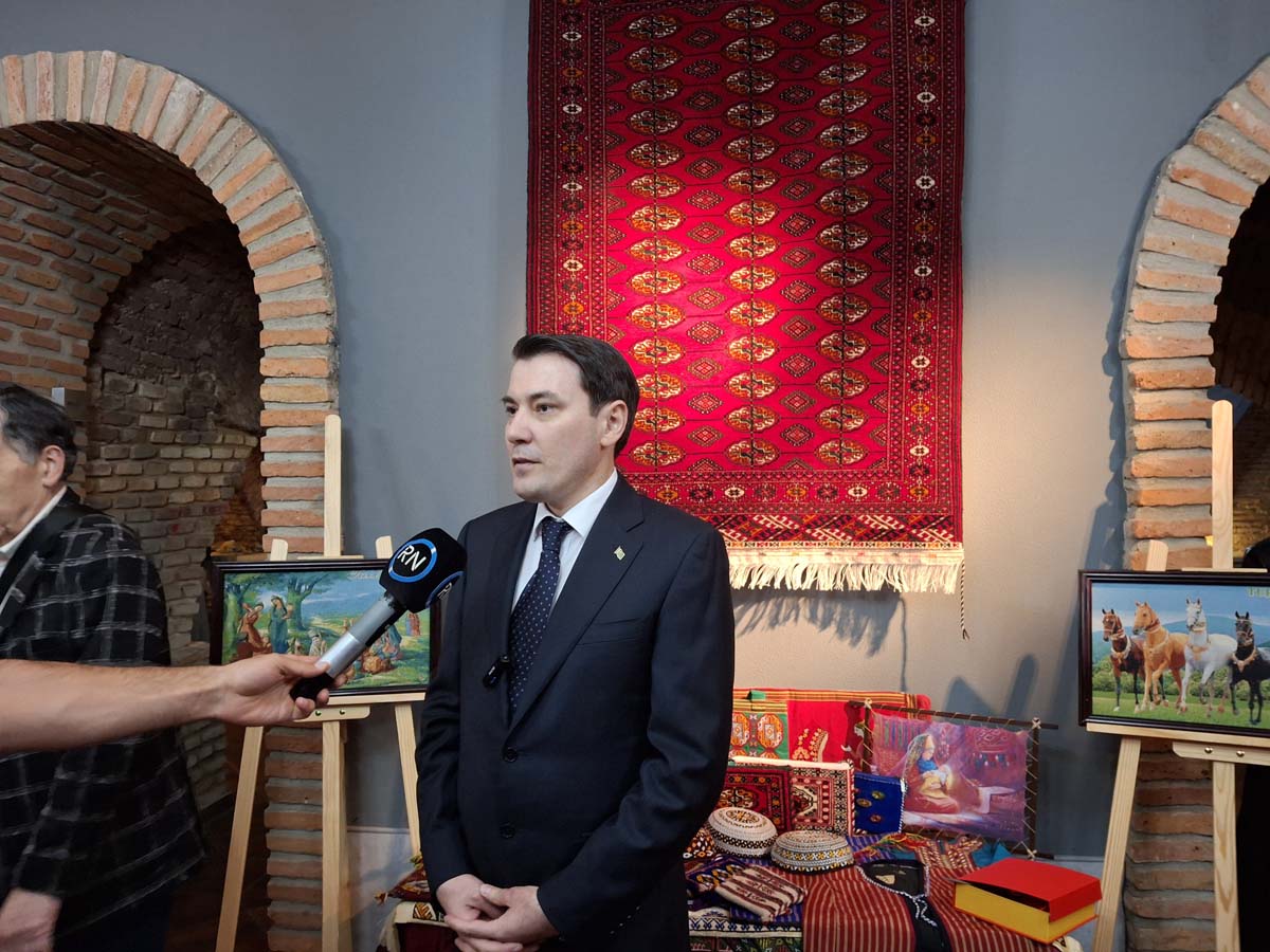 Tbiliside türkmen halysynyň baýramy bellenildi