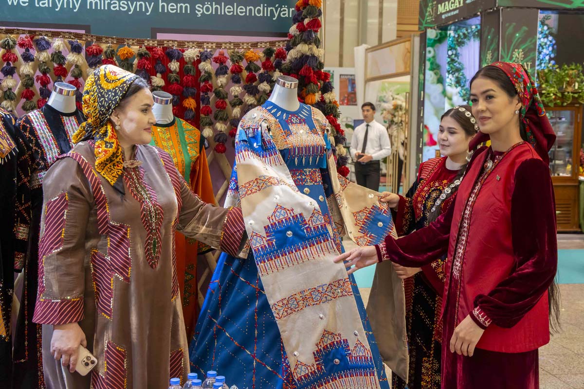 «Ak şäherim Aşgabat» atly köpugurly halkara sergi we maslahat