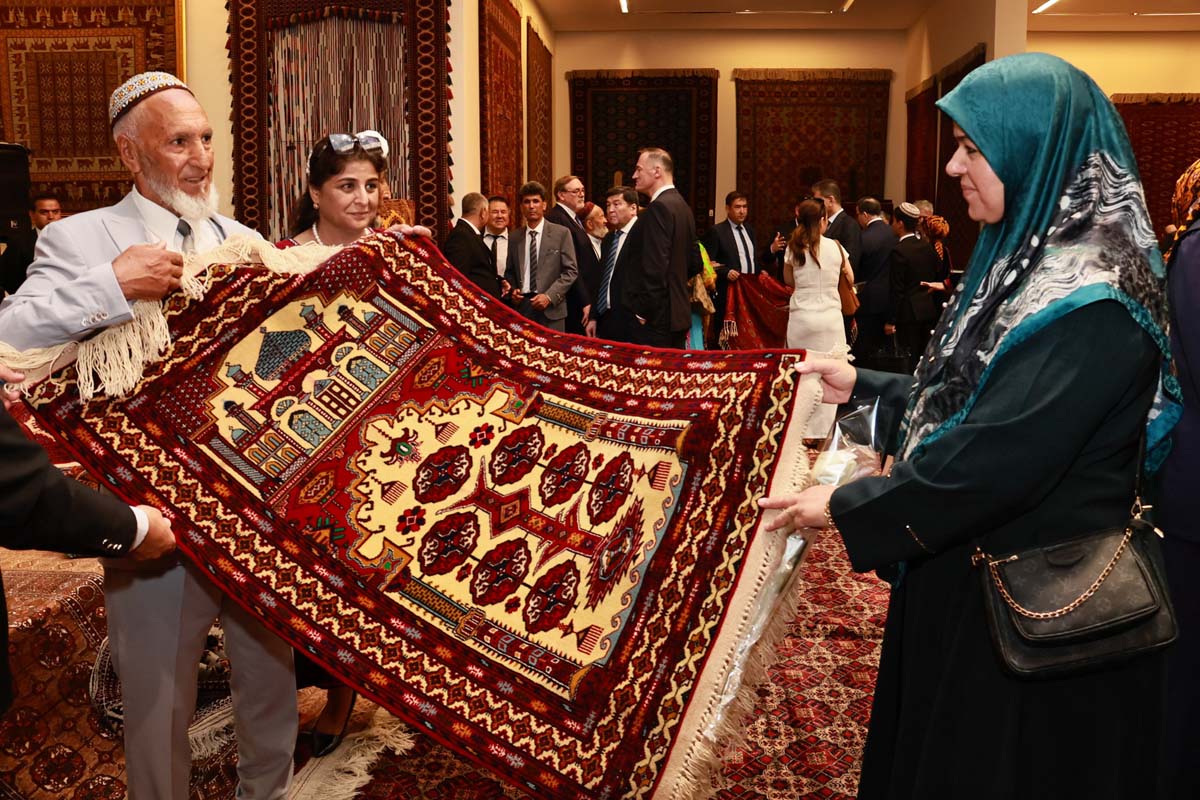 Diýarymyzda Türkmen halysynyň baýramy bellenildi