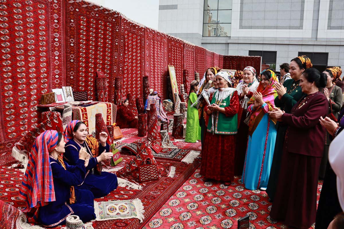 Diýarymyzda Türkmen halysynyň baýramy bellenildi