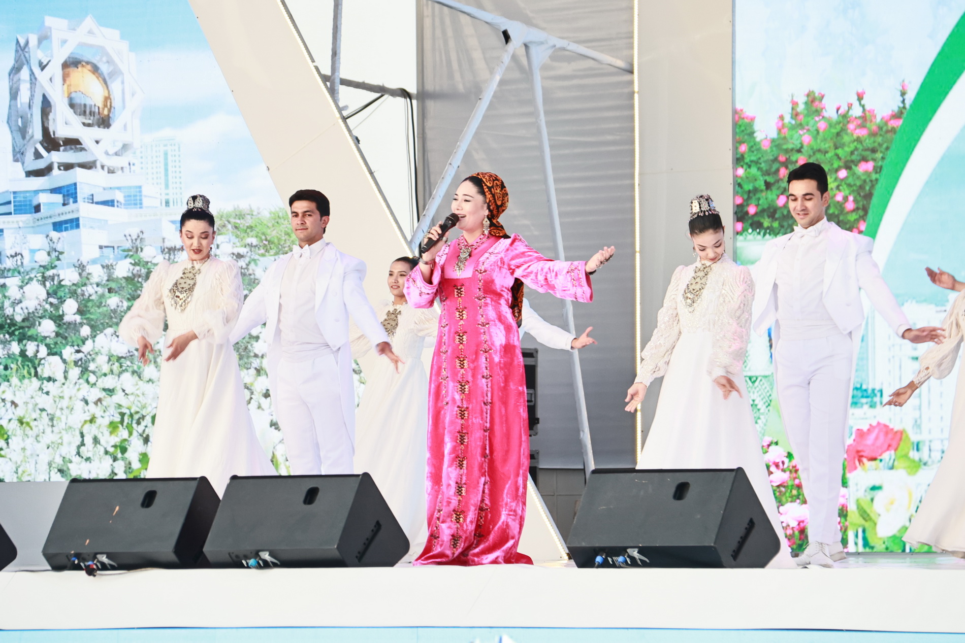 Turkmenistan hosts celebrations to mark the «Last Bell»