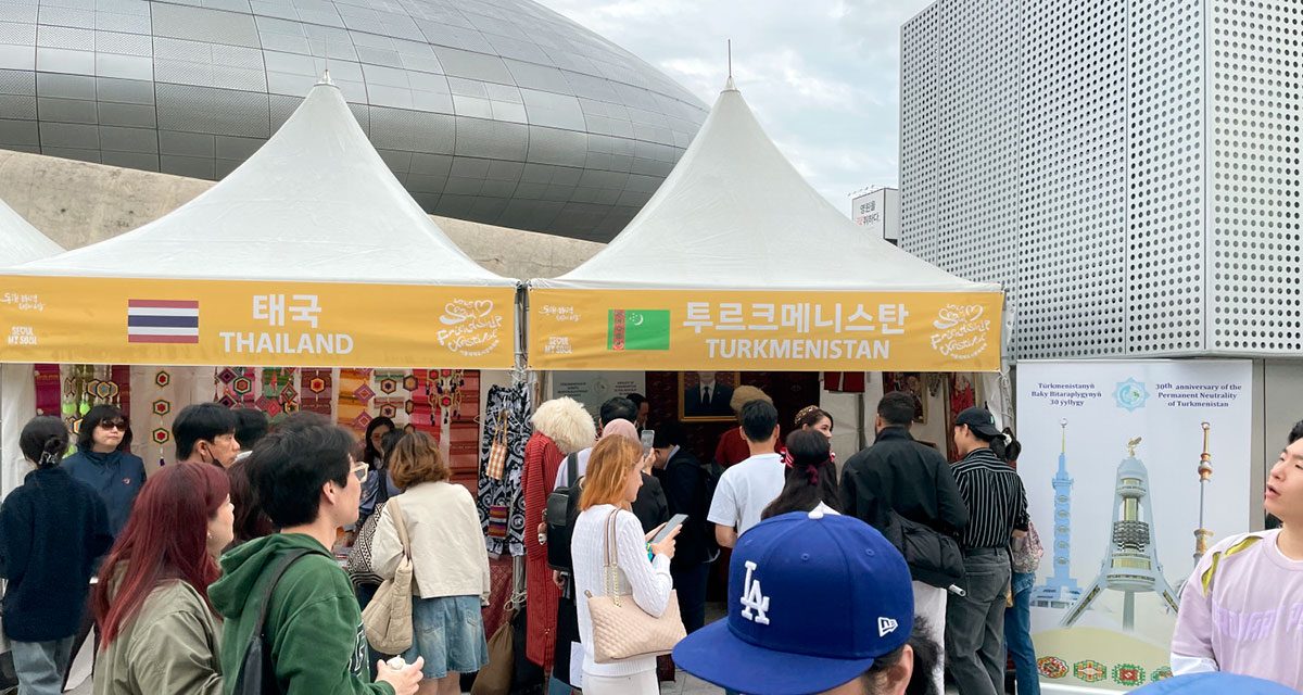The Embassy of Turkmenistan in the Republic of Korea took part in the exhibition within the framework of the Seoul Friendship Festival
