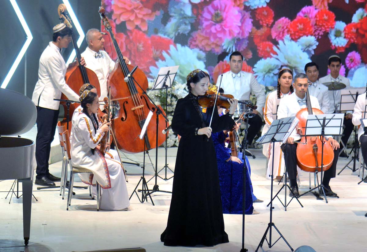 Owazasy owazlarda, dowamaty ýyllarda