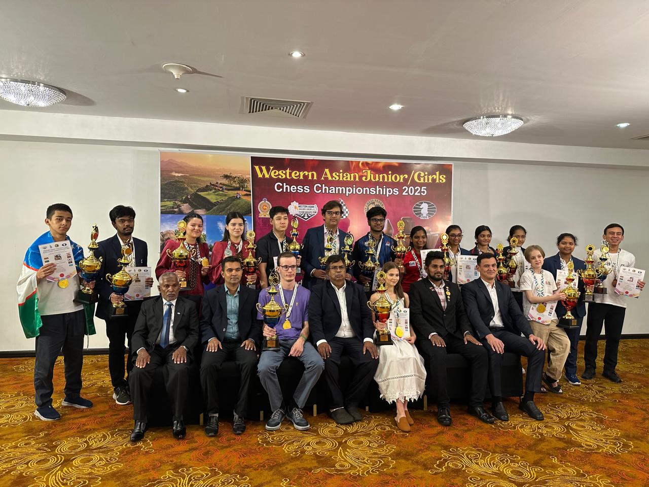 Туркменские шахматисты завоевали три медали на юниорском чемпионате Западной Азии