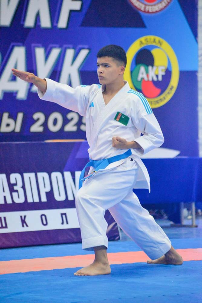 Каратисты Туркменистана завоевали 7 медалей в первый день на чемпионате Центральной Азии в Бишкеке