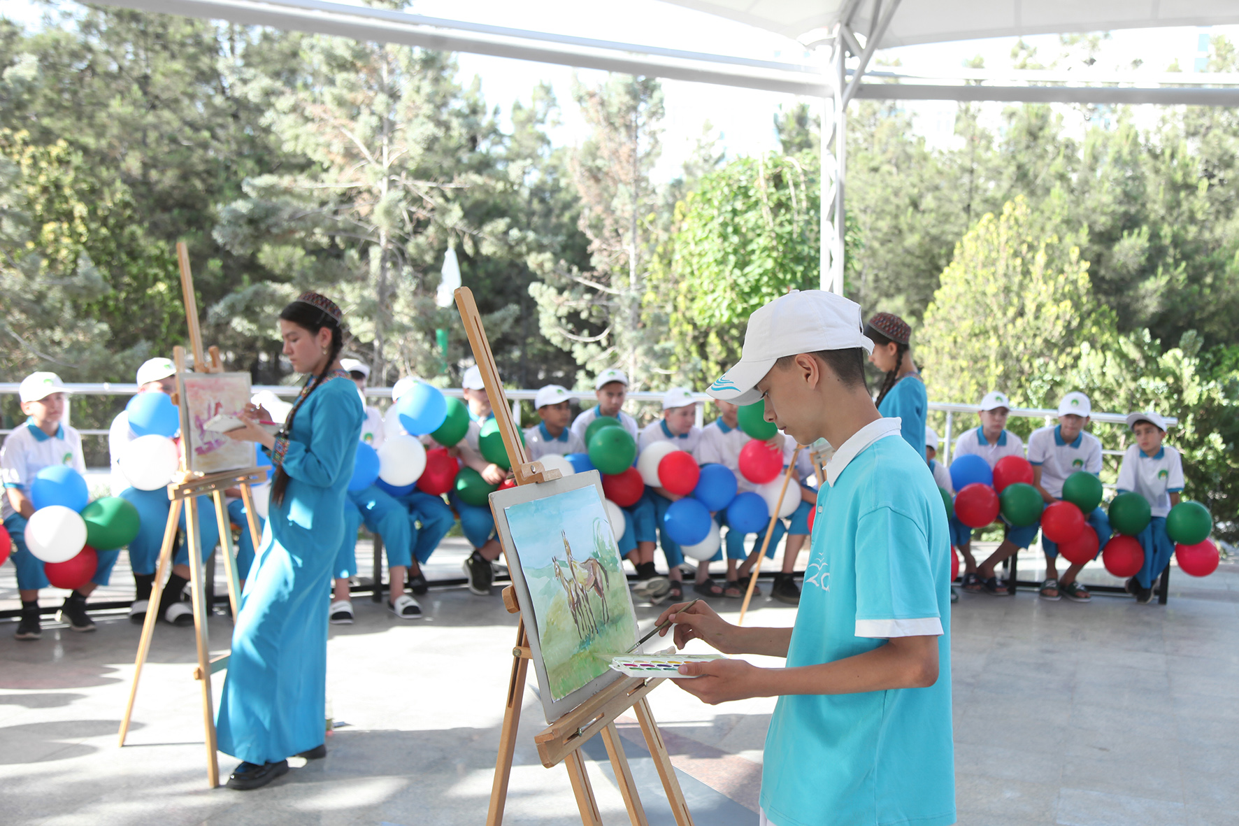 Awazada dynç alýan çagalar wagtlaryny şatlykly, peýdaly geçirýärler