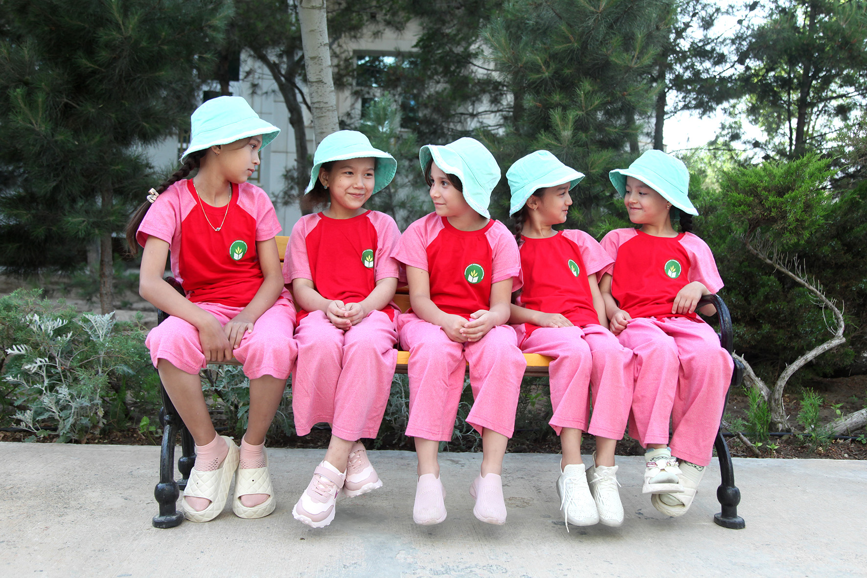 Awazada dynç alýan çagalar wagtlaryny şatlykly, peýdaly geçirýärler