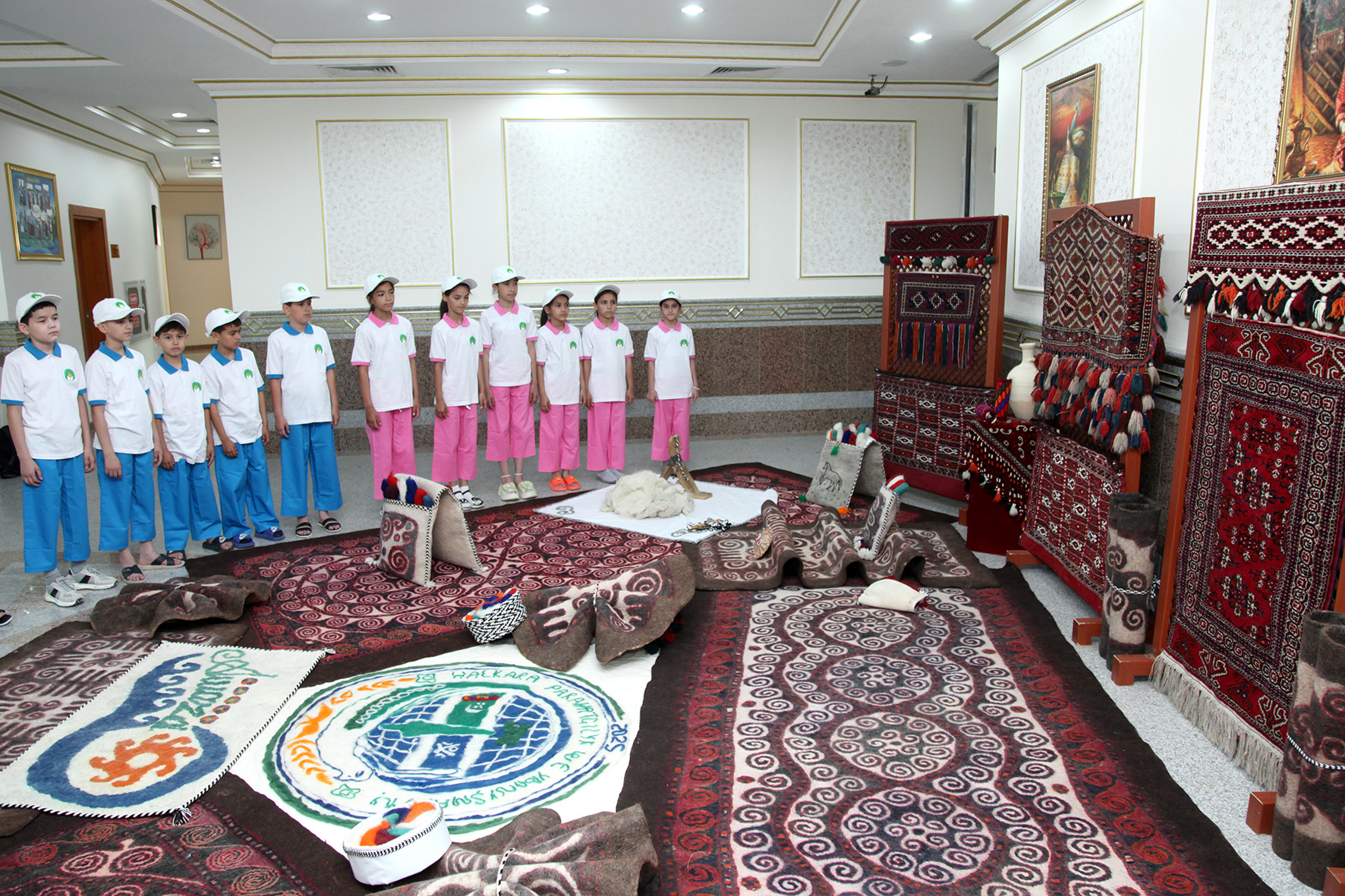 Awazada dynç alýan çagalar wagtlaryny şatlykly, peýdaly geçirýärler