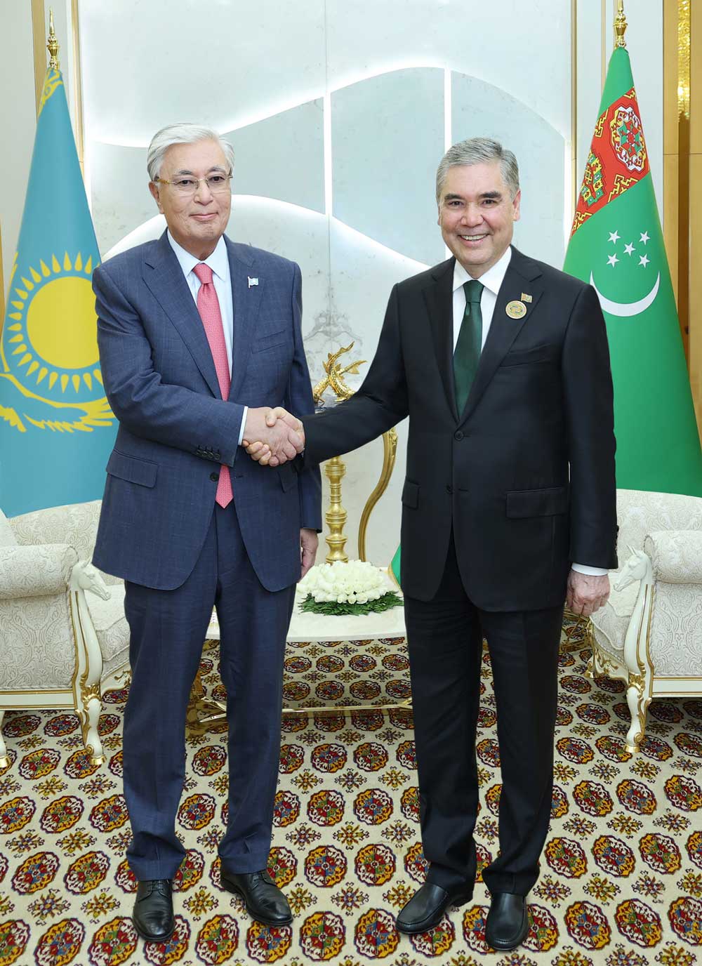 Национальный Лидер туркменского народа, Председатель Халк Маслахаты Туркменистана Герой-Аркадаг встретился с Президентом Республики Казахстан