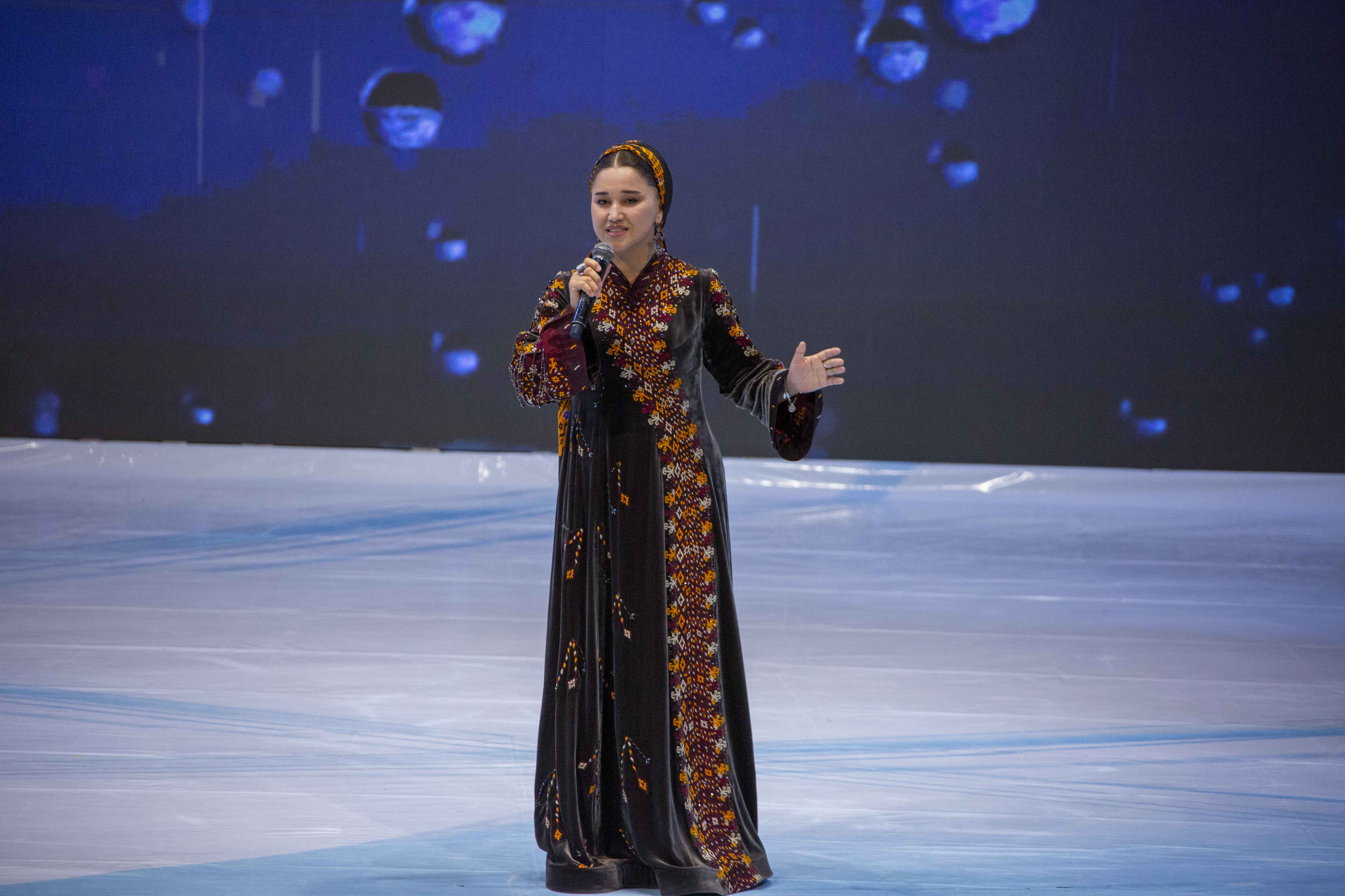 Şahyrana söz ussadyna sarpa