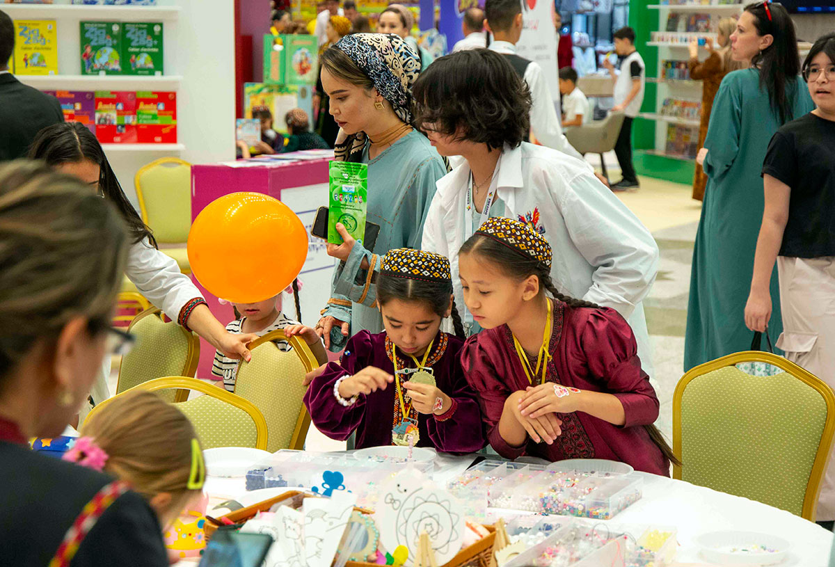 Aşgabatda çagalar üçin halkara sergi-ýarmarka açyldy