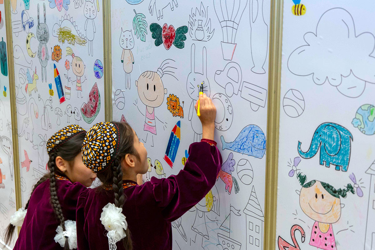 Aşgabatda çagalar üçin halkara sergi-ýarmarka açyldy