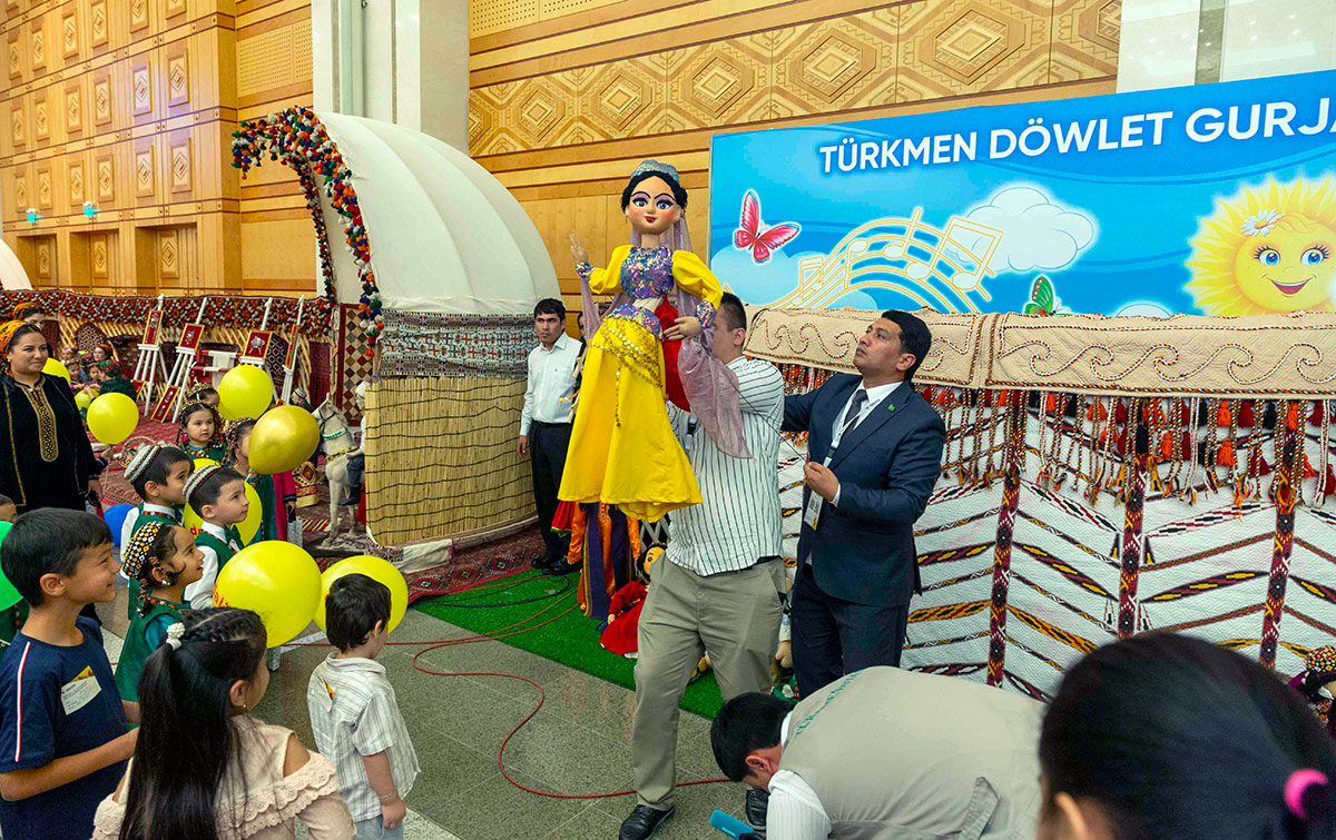 Aşgabatda çagalar üçin halkara sergi-ýarmarka açyldy